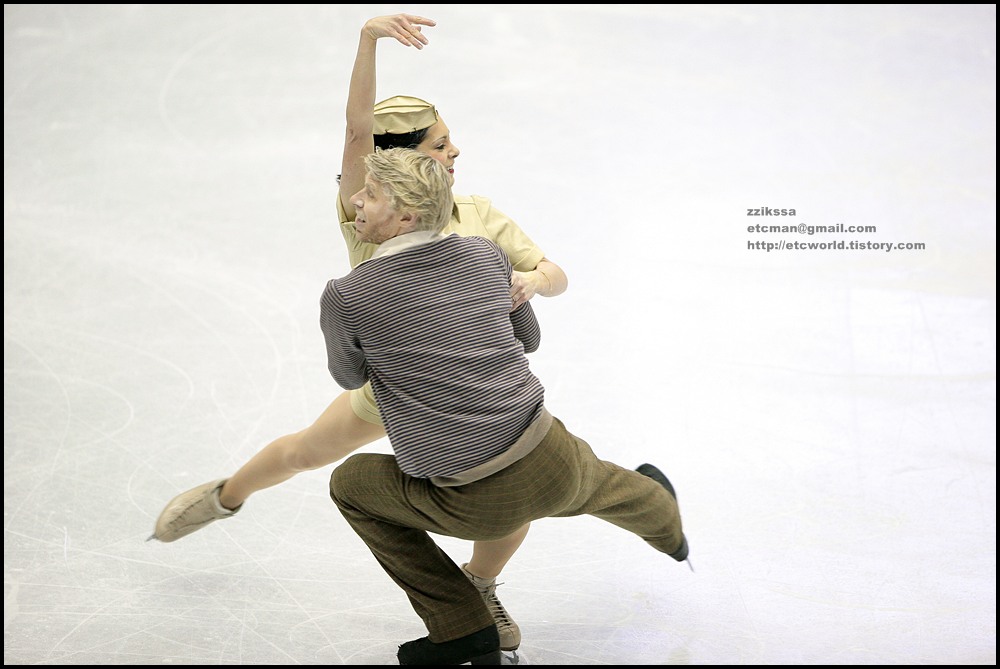 Isabelle DELOBEL & Olivier SCHOENFELDER at 'SBS ISU Grand Prix of Figure Skating Final Goyang Korea 2008/2009' Ice Dance Original Dance