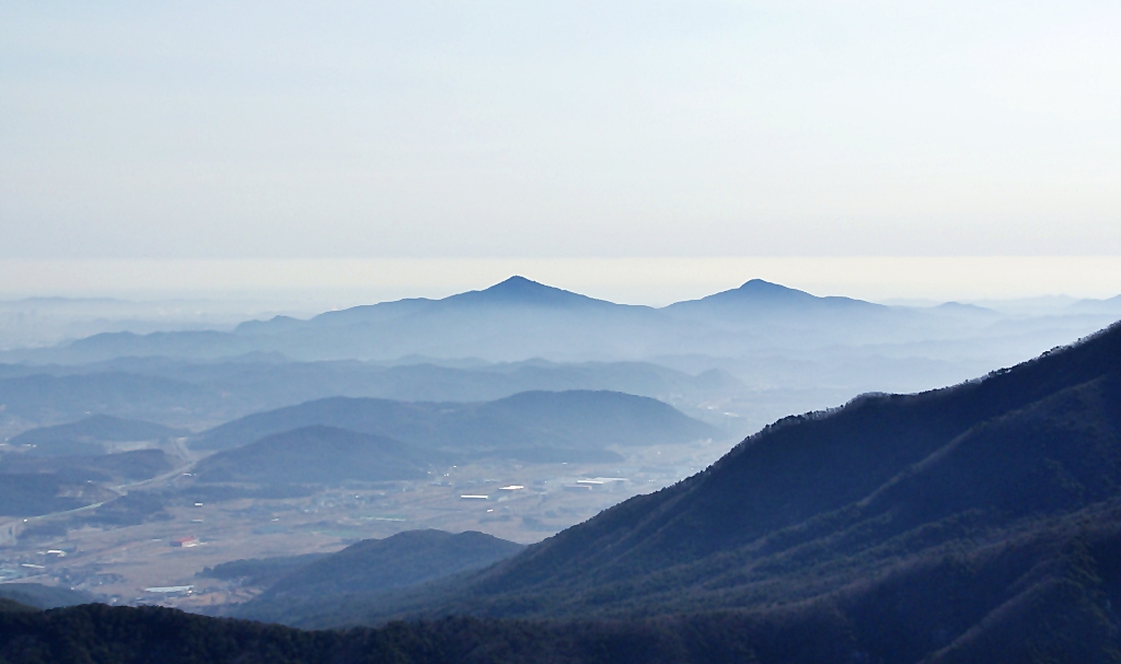 가지산에서 본 문수산