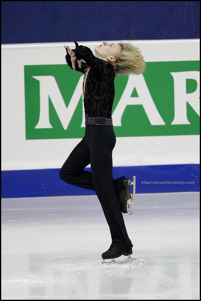 SBS ISU Grand Prix of Figure Skating Final Goyang Korea 2008/2009 2008/2009 SBS ISU 고양 피겨스케이팅 그랑프리 파이널 대회 Junior Men - Short Program Artur GACHINSKI