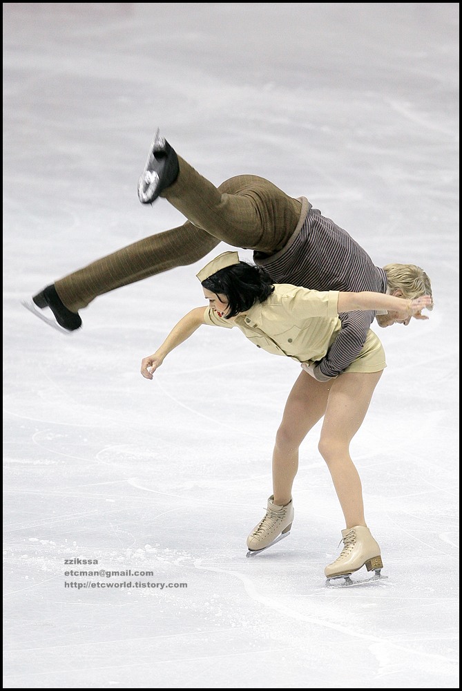 Isabelle DELOBEL & Olivier SCHOENFELDER at 'SBS ISU Grand Prix of Figure Skating Final Goyang Korea 2008/2009' Ice Dance Original Dance