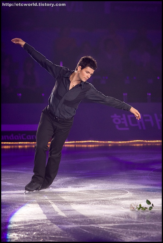 '현대카드슈퍼매치 Ⅶ - '08 Superstars on Ice' 2부에서 연기를 펼치는 스테판 랑비엘 (Stephane Lambiel) 