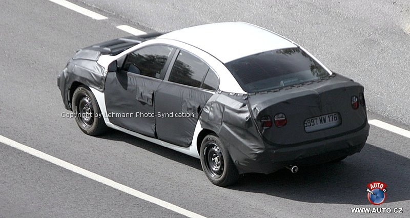 Renault Samsung SM3 L38 Spyshots