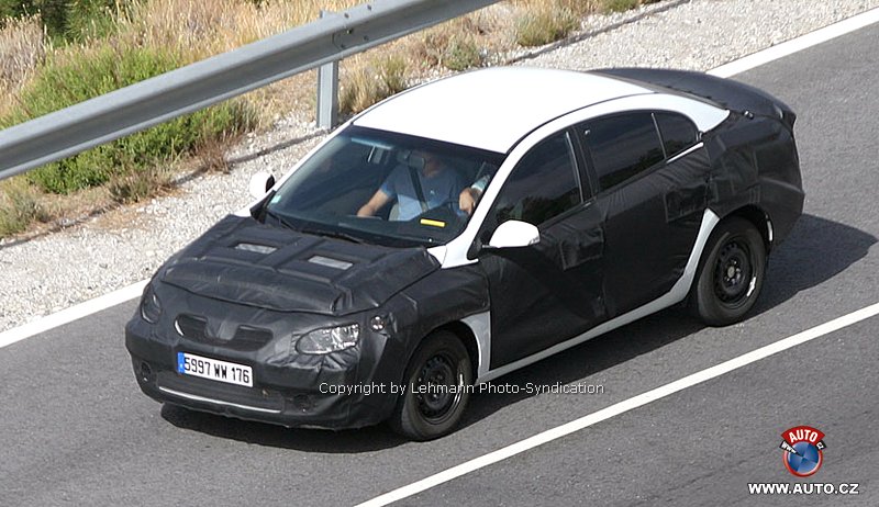 Renault Samsung SM3 L38 Spyshots