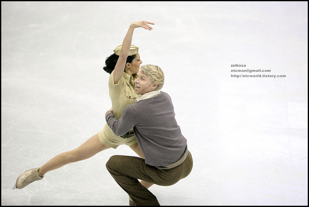 Isabelle DELOBEL & Olivier SCHOENFELDER at 'SBS ISU Grand Prix of Figure Skating Final Goyang Korea 2008/2009' Ice Dance Original Dance