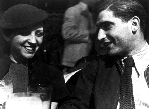 (Robert Capa and Gerda Taro) - photo by Fred Stein