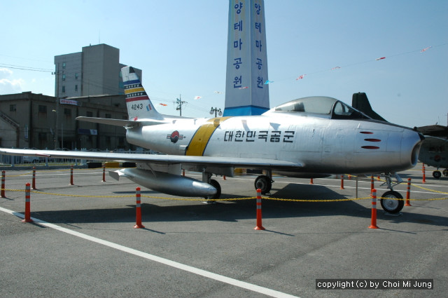  	 군 장비, 군대, 군산, 군산 여행, 군산 여행 코스, 군용기, 군용기 내부, 군함, 나들이, 당일치 기, 여행, 전라도 여행, 전투기, 진포, 진포 해양 테마 공원, 진포해양공원, 탱크, 탱크 내부, 퇴역장비, 하루 코스, 군산 진포 해양 테마공원, 군산 구경할 곳, 군산 들러볼 곳, 군산 나들이 갈 곳, 군산여행 들릴 곳, 전투기 탈 수 있는 곳, 탱크 탈 수 있는 곳, 탱크 구경, 전투기 구경, 라라윈 여행, 라라윈 나들이, 여행갈만 한 곳, 나들이 갈만한 곳, 드라이브 갈만한 곳, 무료입장, 입장료 무료,