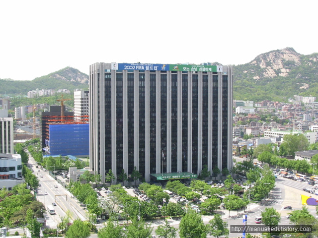 정부중앙청사, 인왕산