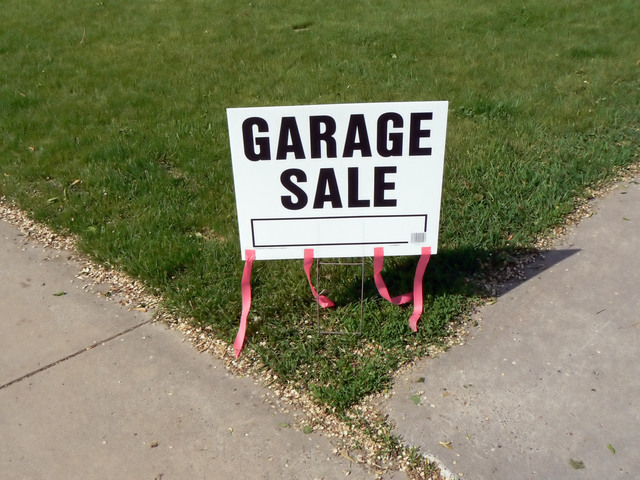 <Garage Sake Sign>