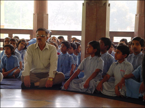 간디 아쉬람에서 운영하는 학교 어린이들