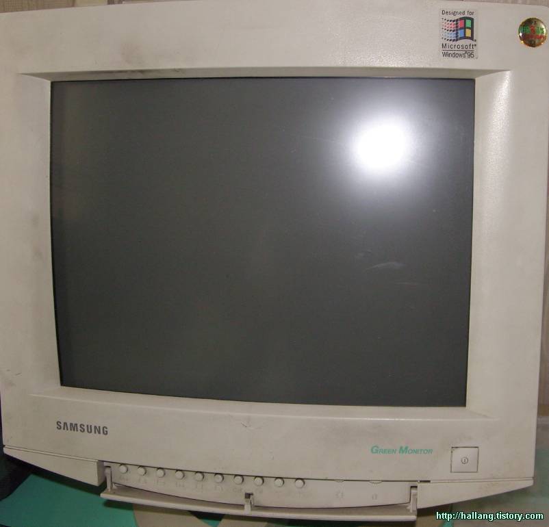 1996 Samsung Monitor