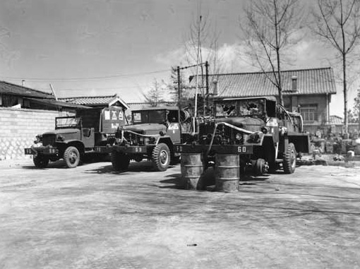 1960년 4월 20일 촬영 부숴진 대모 진압 차량