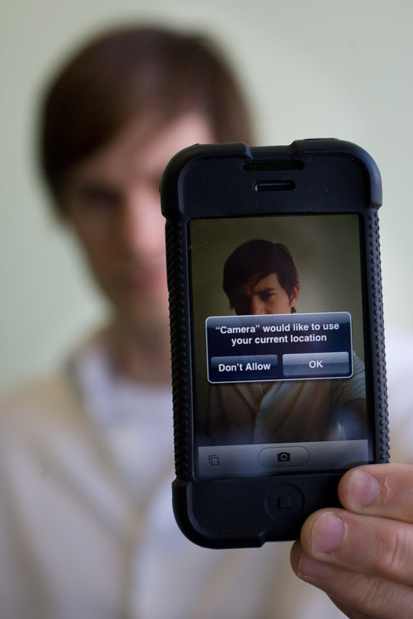 "Camera" would like to use your current location - from iPhone 2.0 / 3G