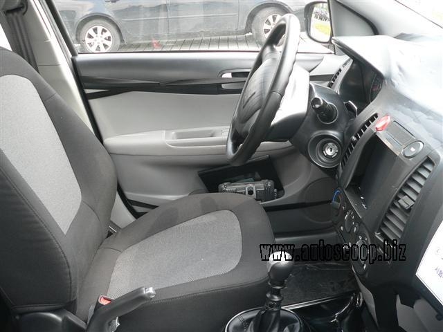 Hyundai i-20 spyshot